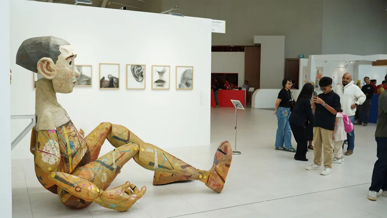 Galeri Seni Hologram 4D: Saat Pameran Seni Rupa Jakarta Oktober 2026 Pajang Lukisan Hidup yang Bereaksi pada Detak Jantung dan Emosi Pengunjung